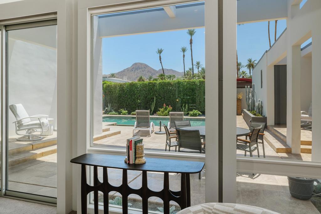 75301 Montecito Drive