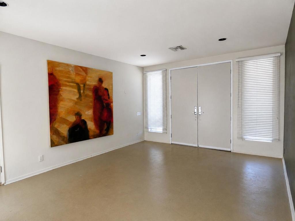 866 N Topaz Circle