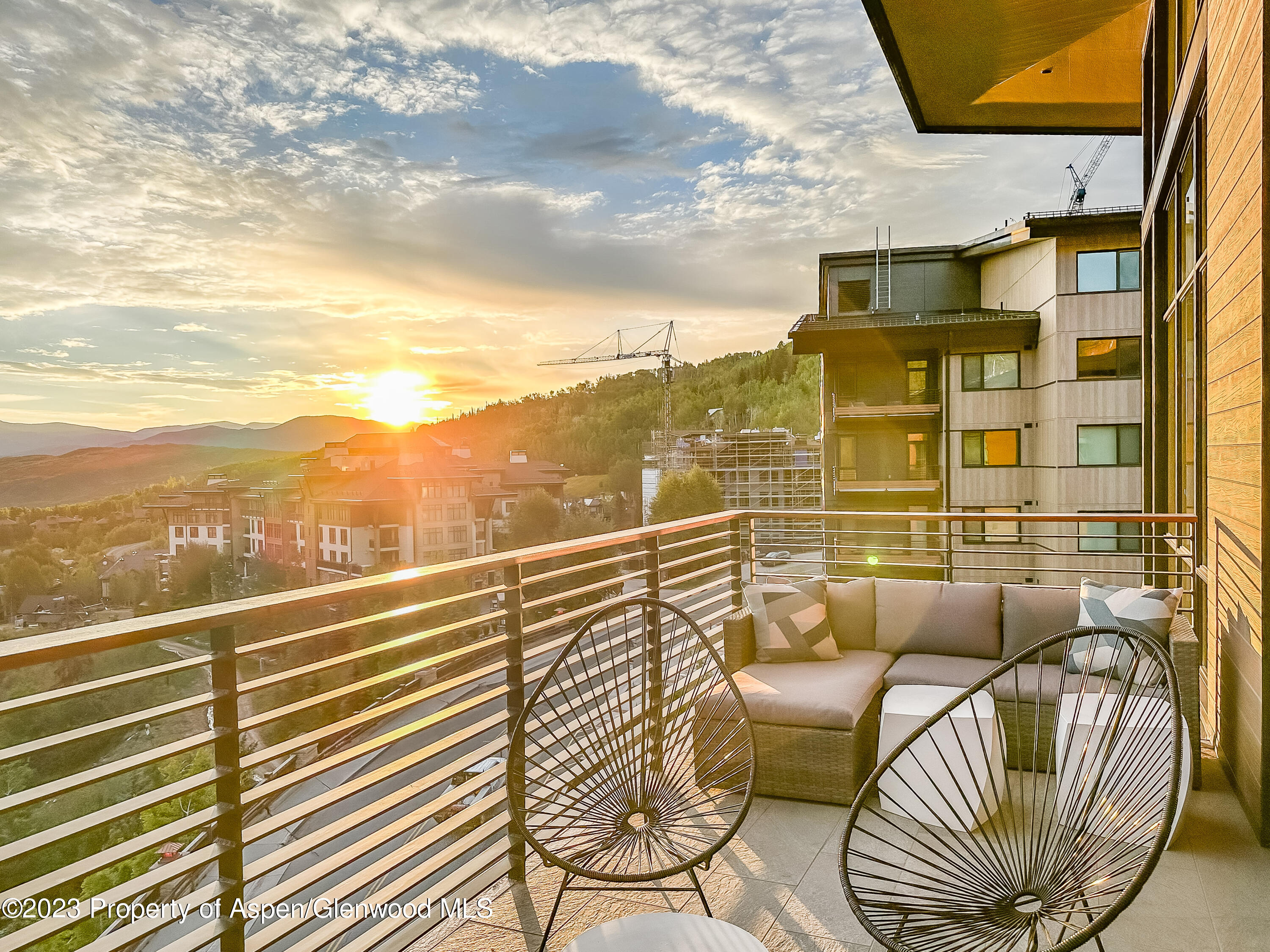 77 Wood Road Unit: 607E