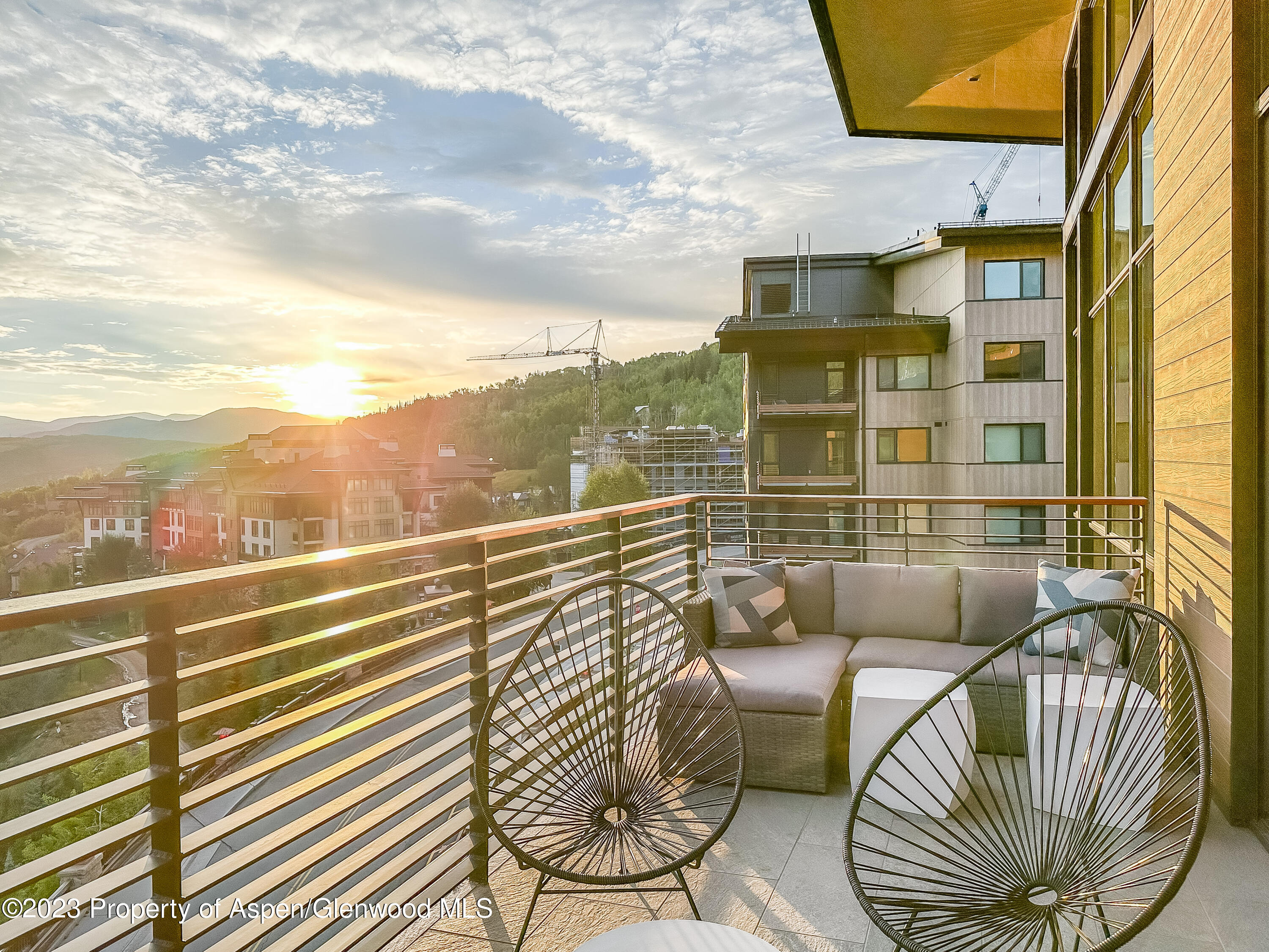 77 Wood Road Unit: 607E