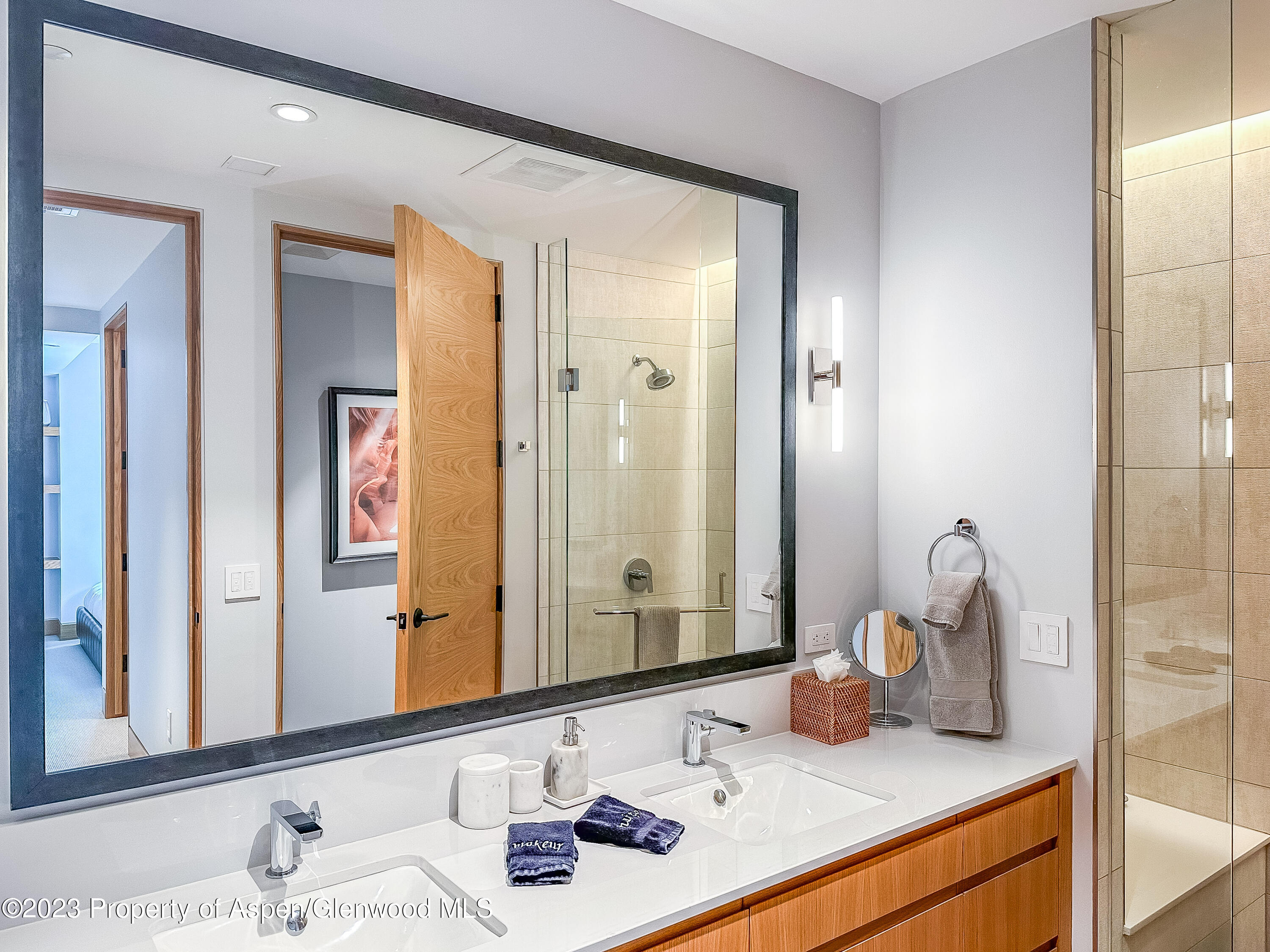 77 Wood Road Unit: 607E