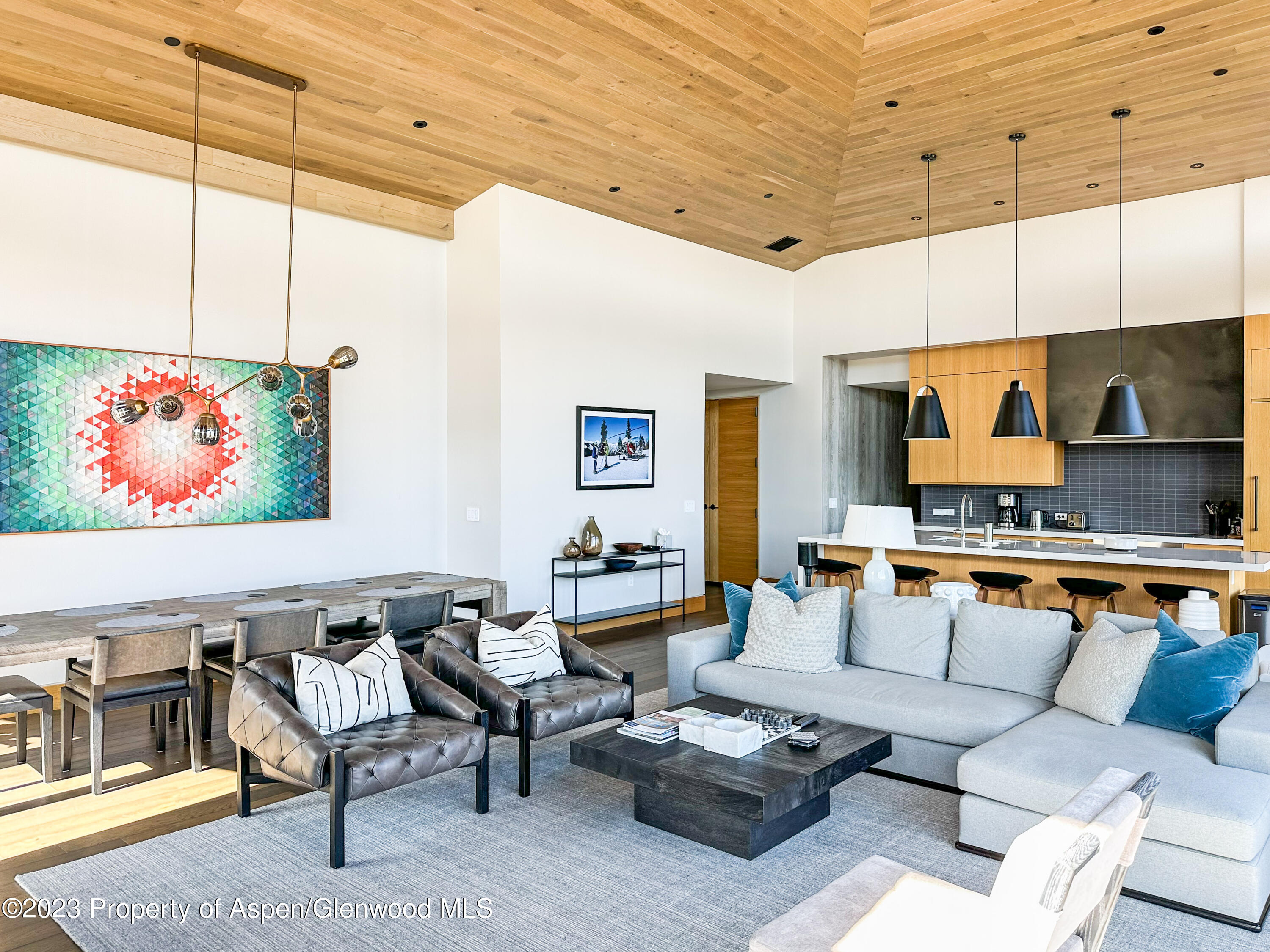 77 Wood Road Unit: 607E