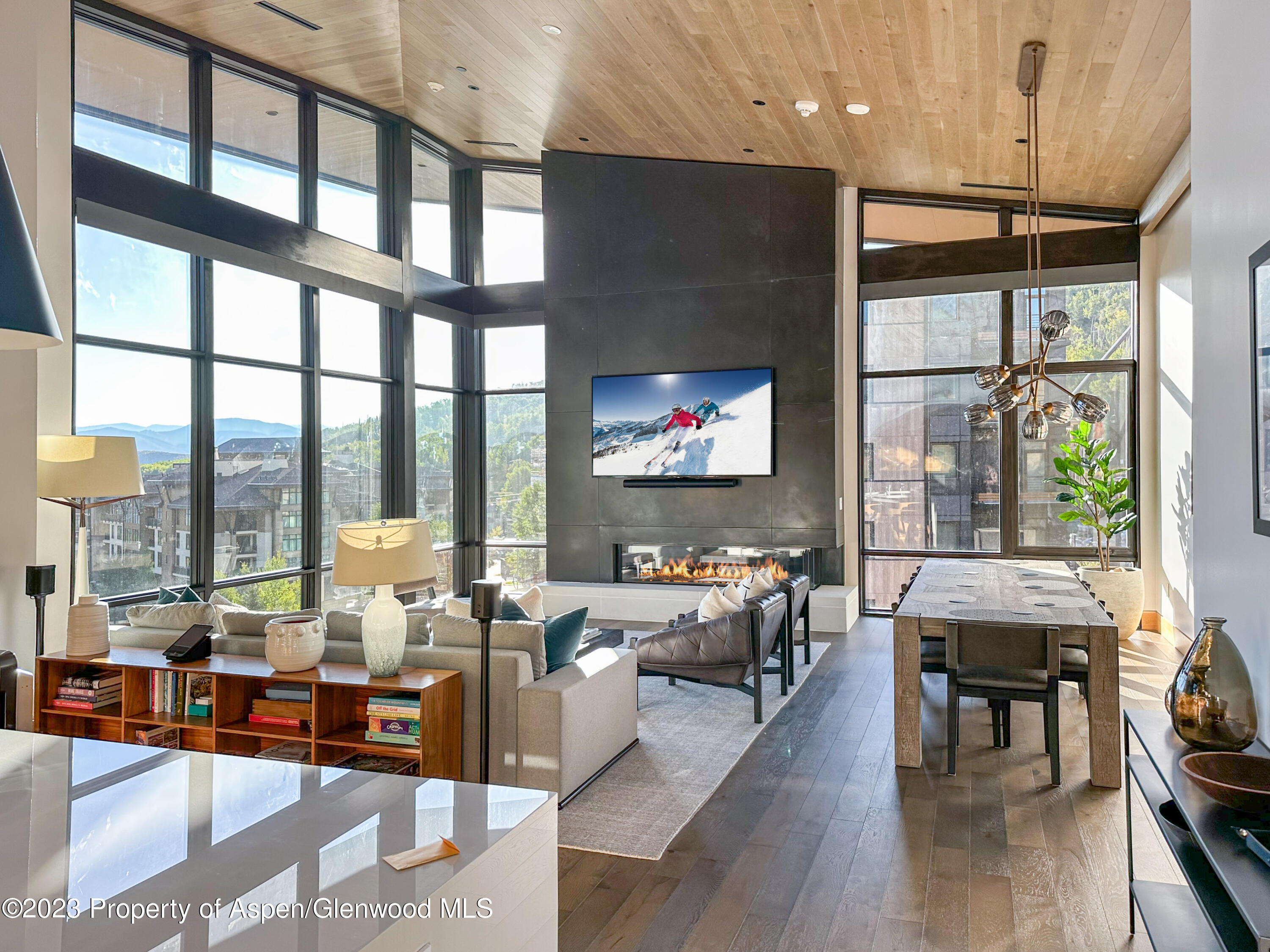 77 Wood Road Unit: 607E