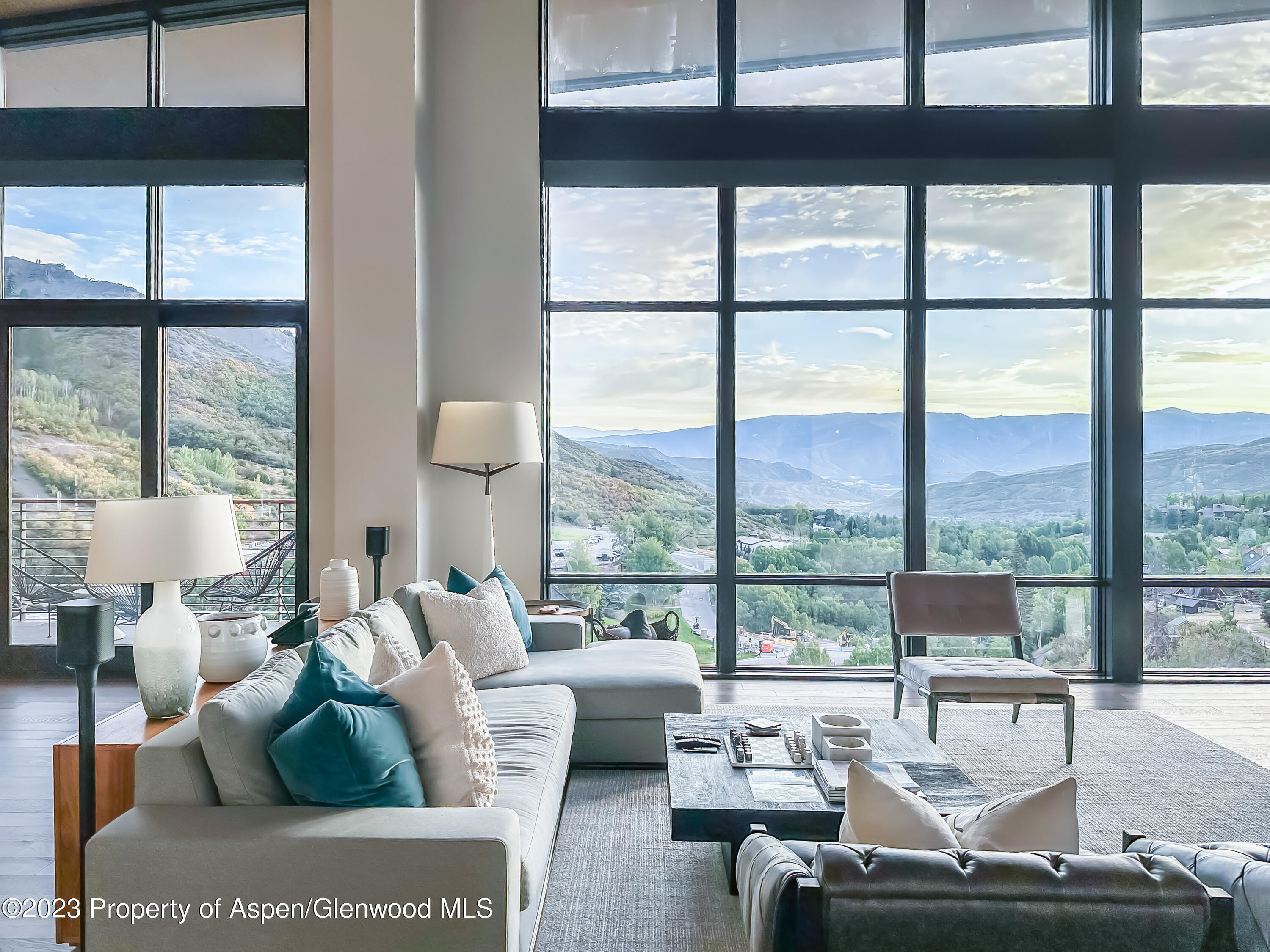 77 Wood Road Unit: 607E