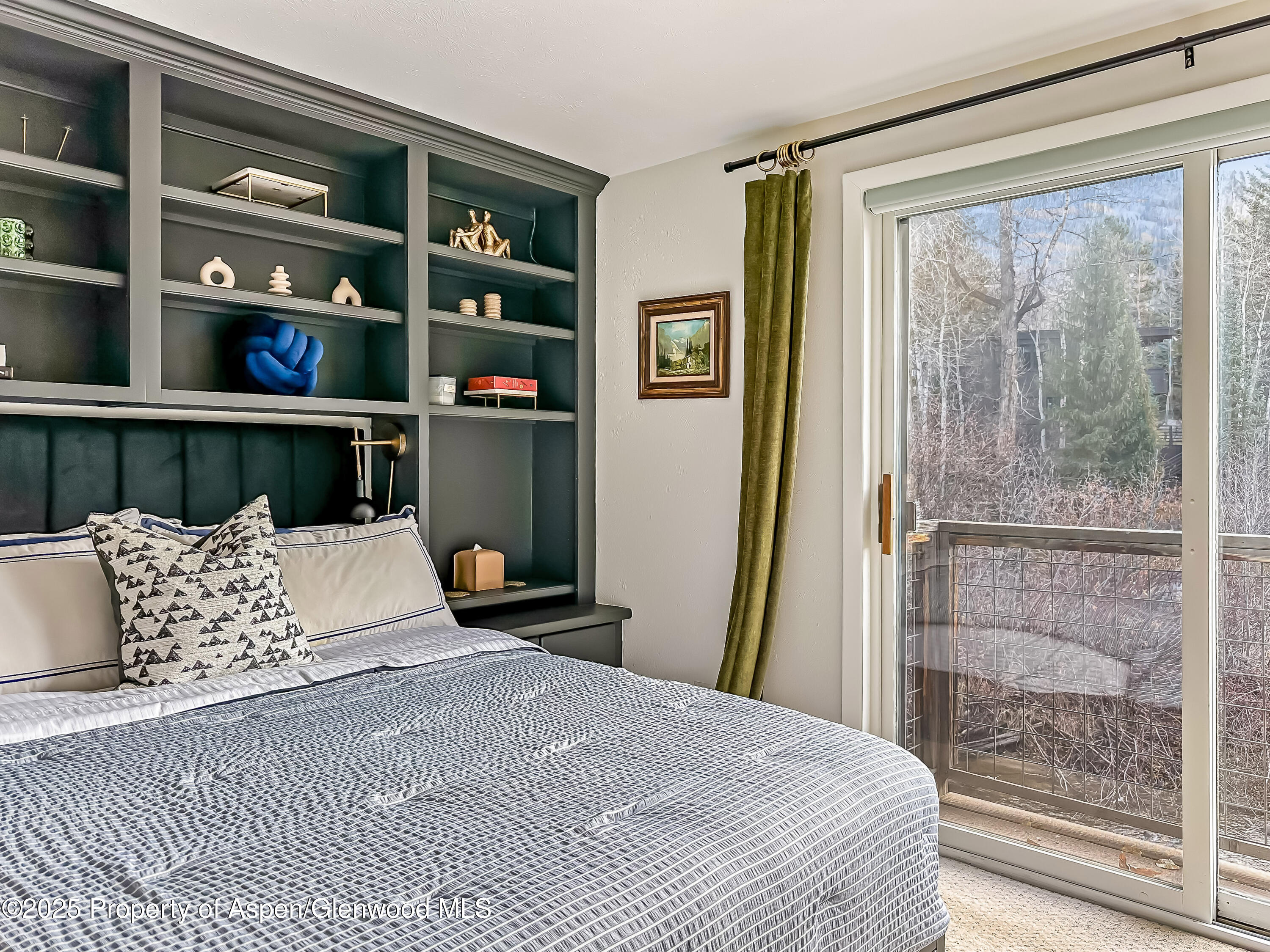 1050 Waters Avenue 9