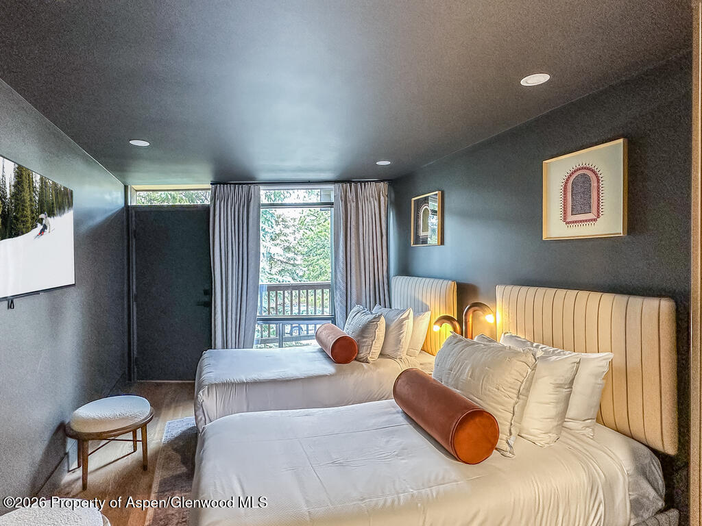 803 E Durant Avenue 8