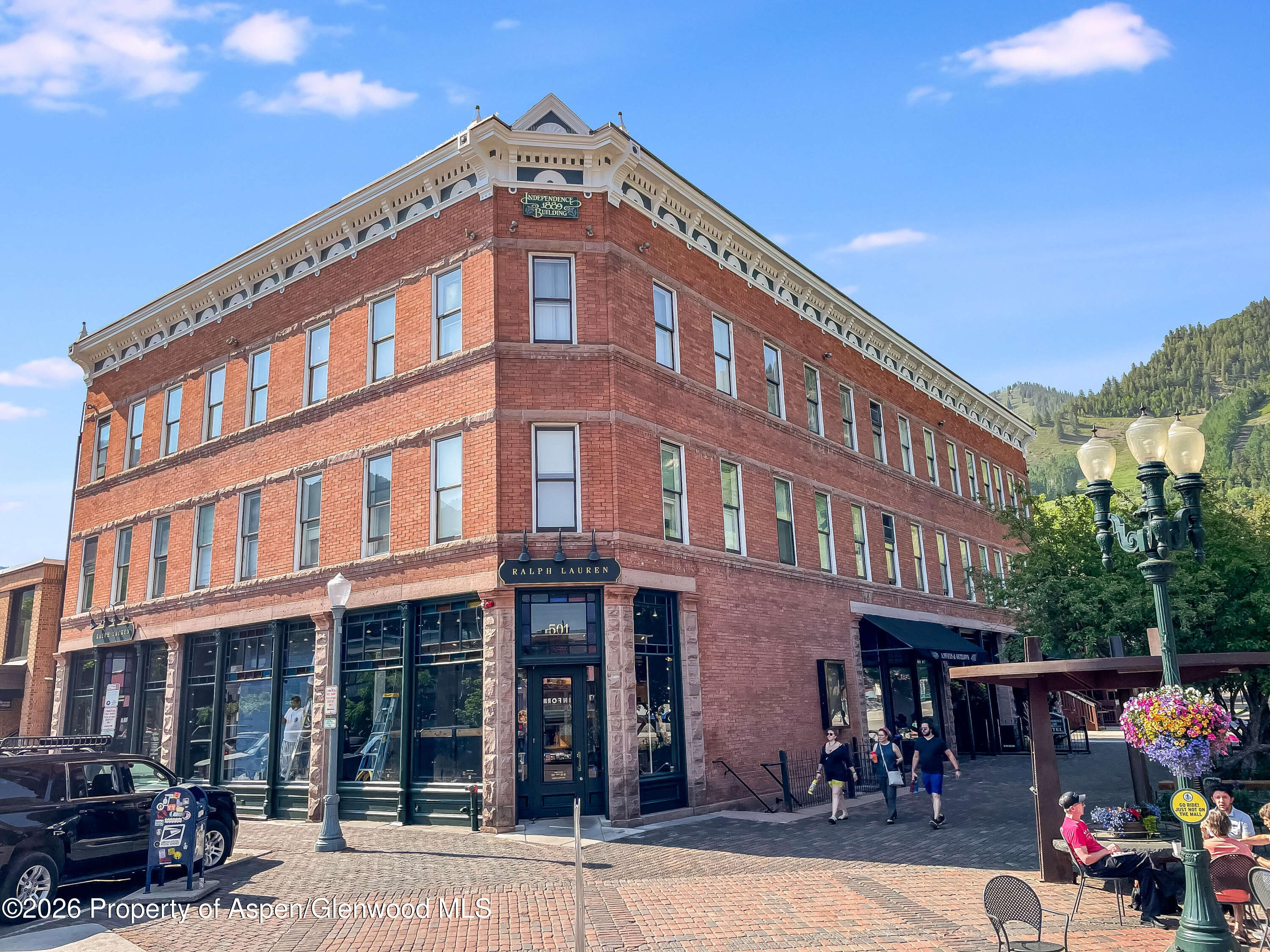 404 S Galena Street 211