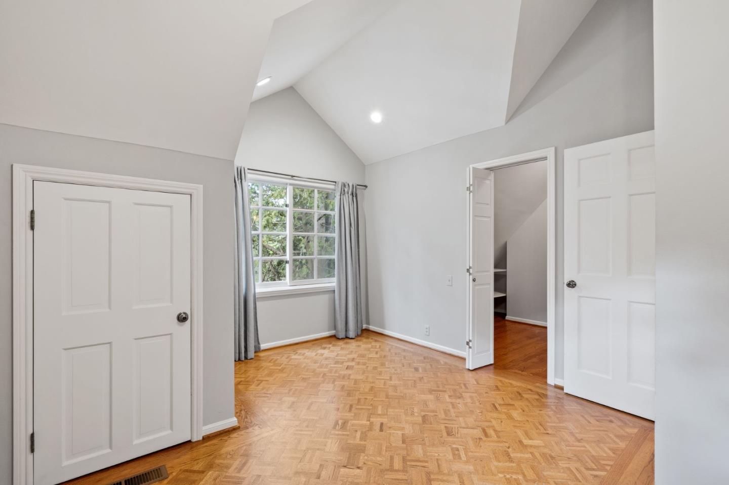38 Roslyn Avenue