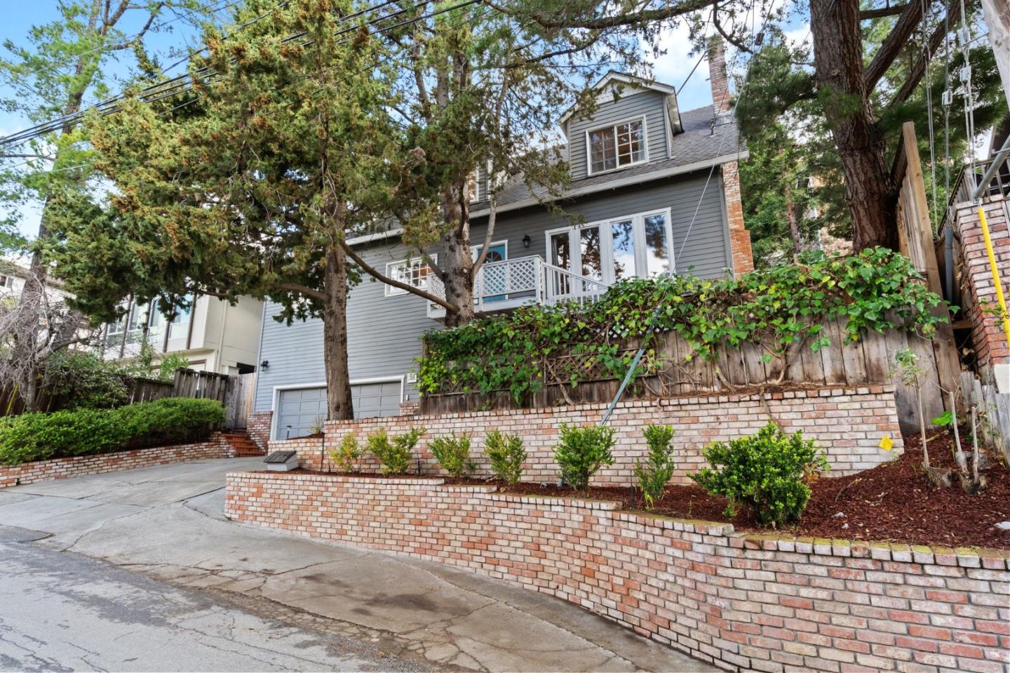 38 Roslyn Avenue