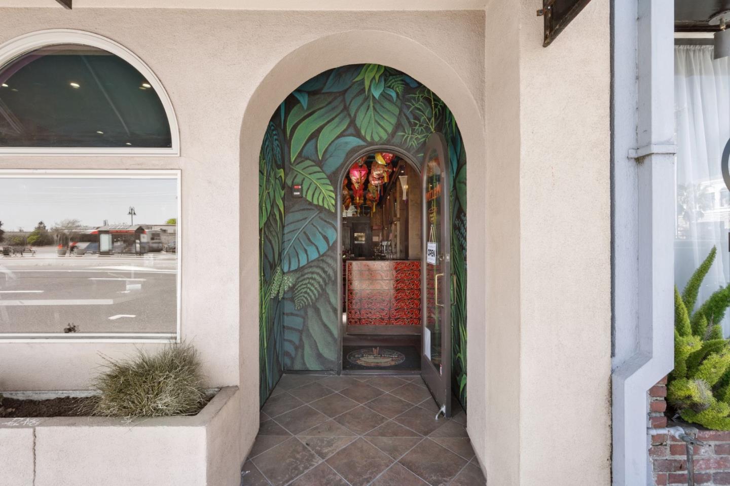 648 El Camino Real
