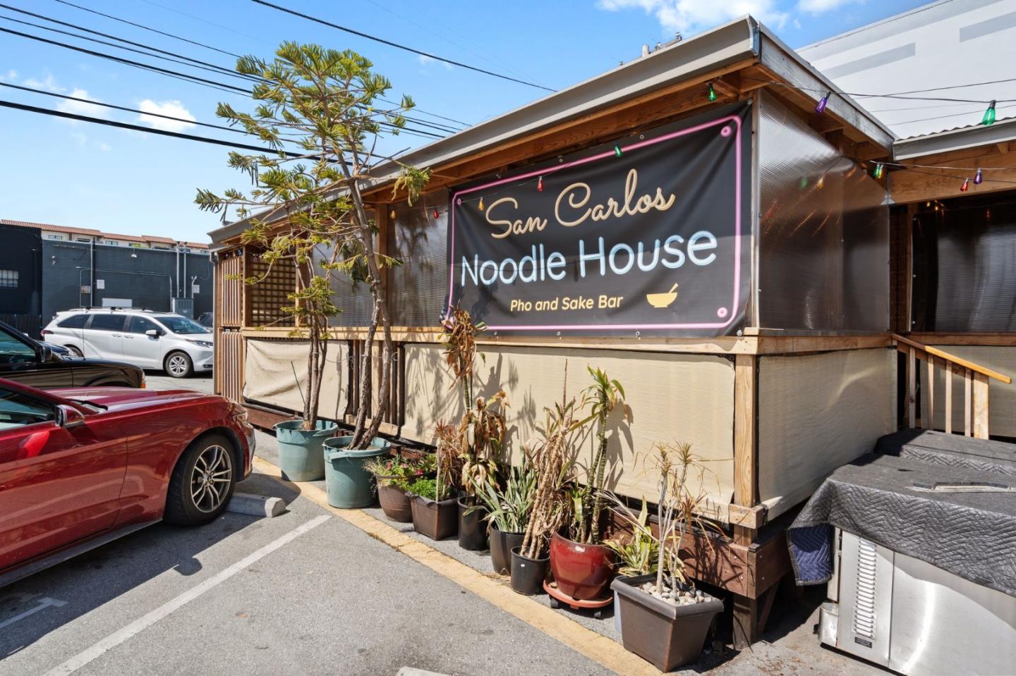 648 El Camino Real