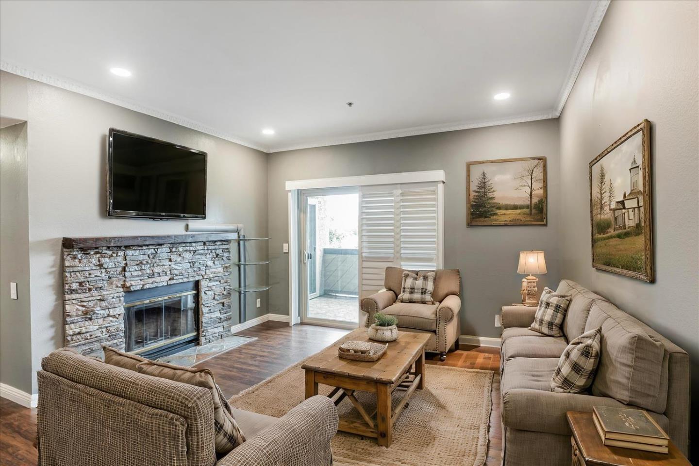 1234 Stanhope 261