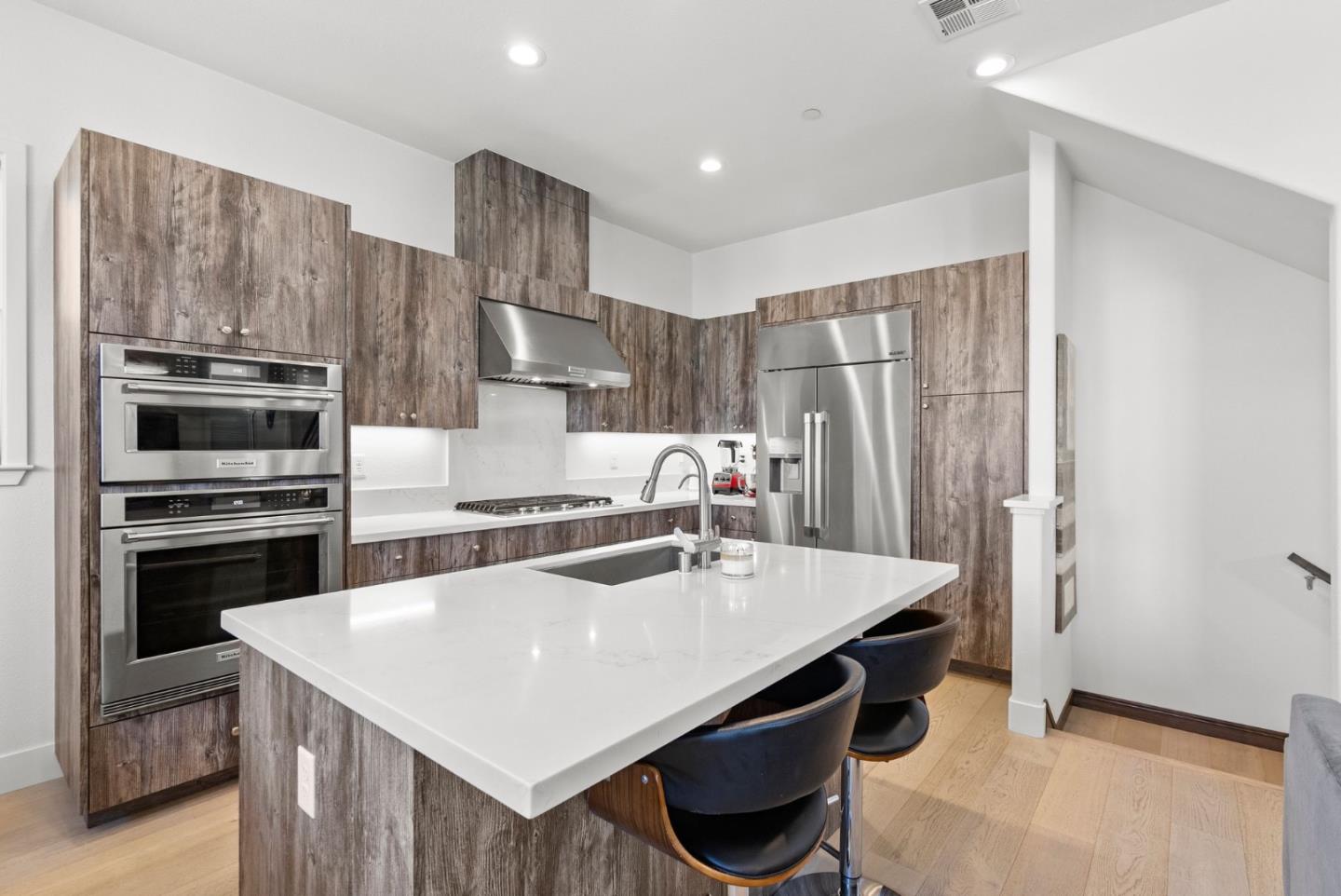102 Crape Court
