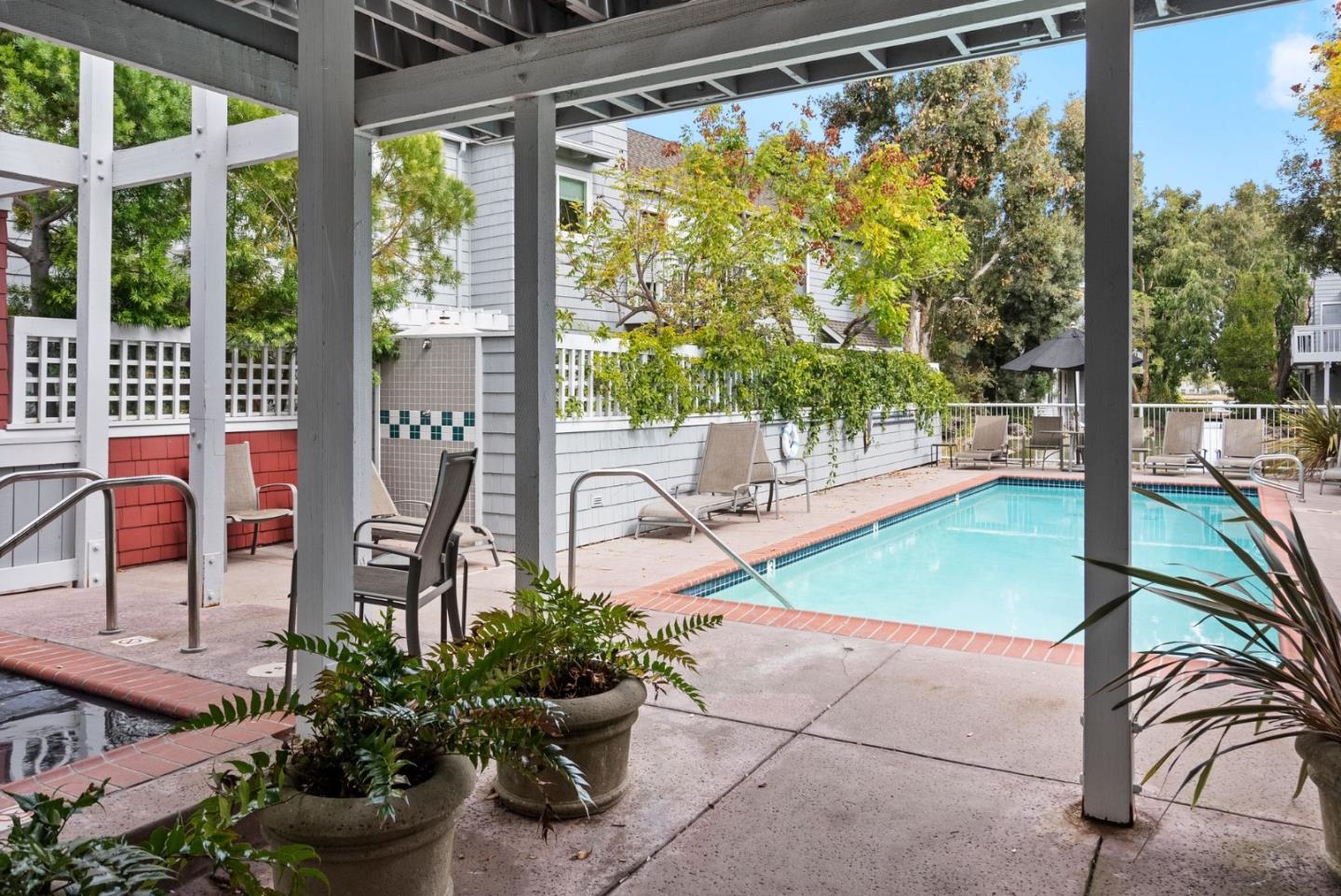 802 Mendocino Way