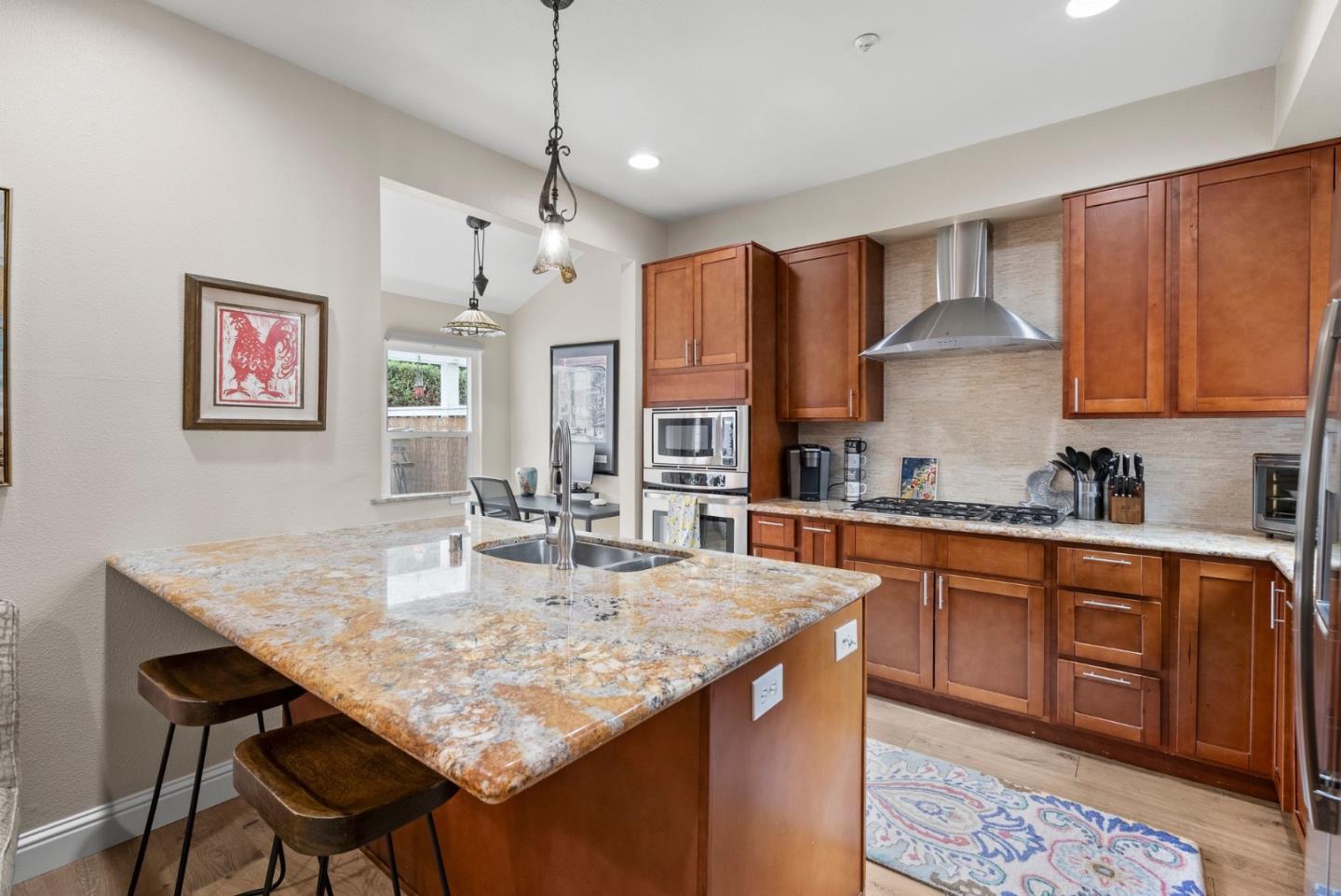 802 Mendocino Way