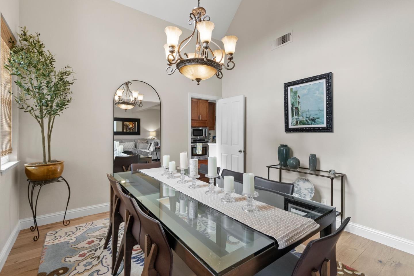 802 Mendocino Way