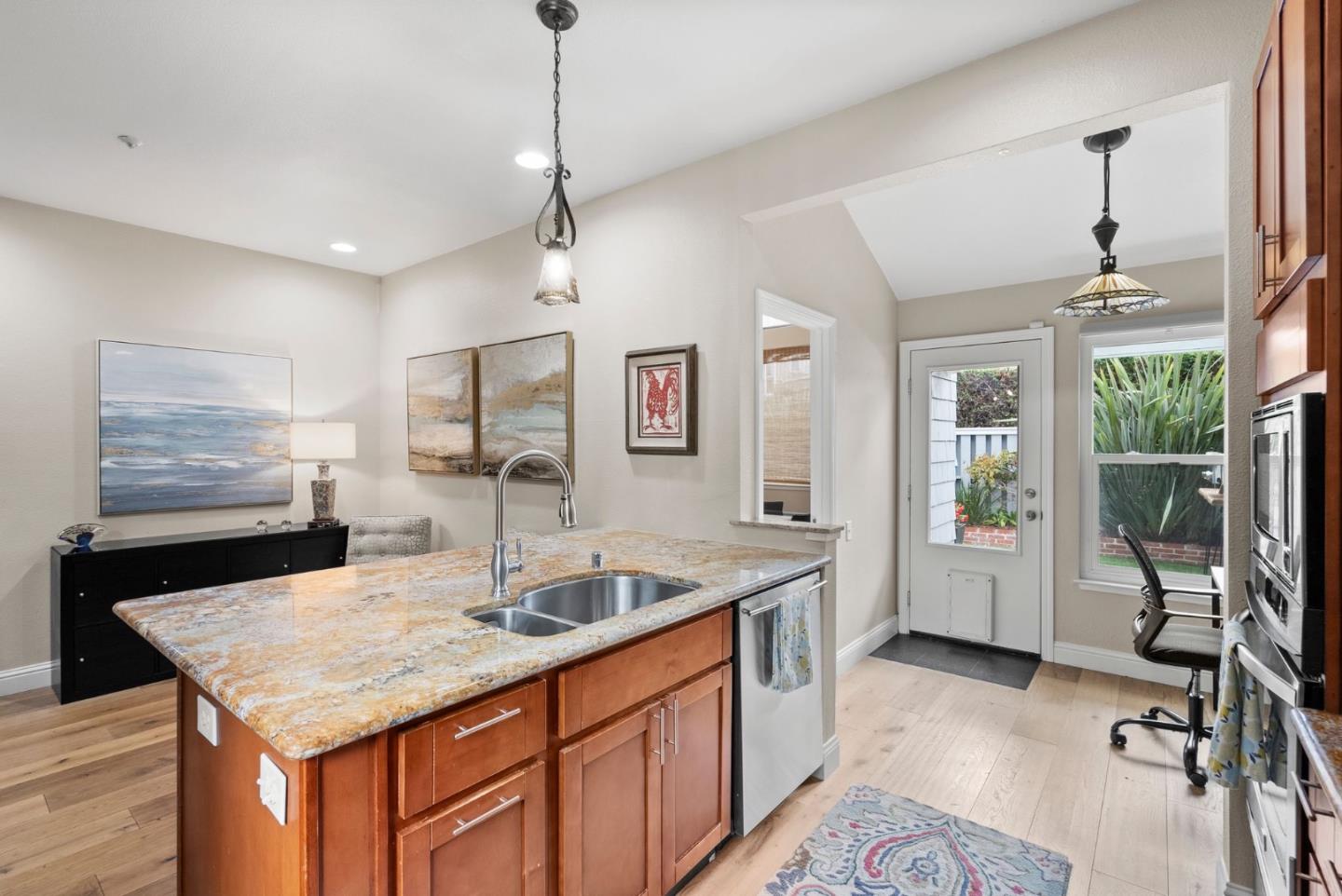 802 Mendocino Way