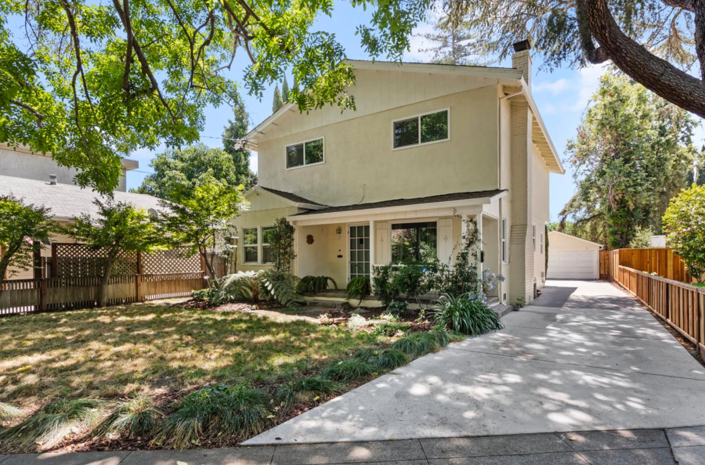108 Glen Eyrie Avenue