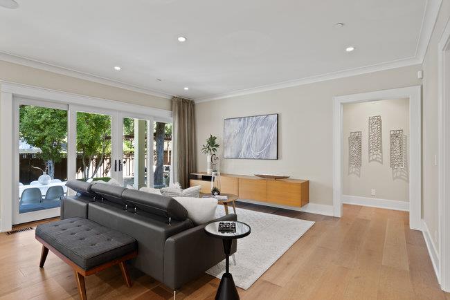 1180 North Lemon Avenue