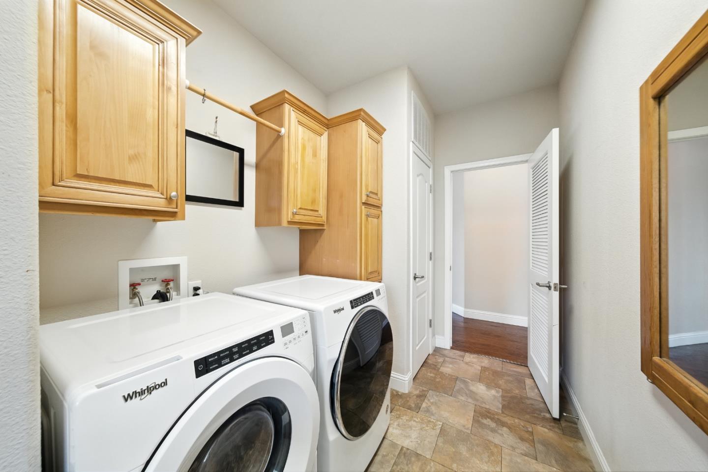 325 Sylvan Avenue Unit: 106