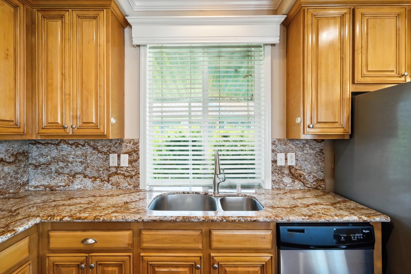 325 Sylvan Avenue Unit: 106