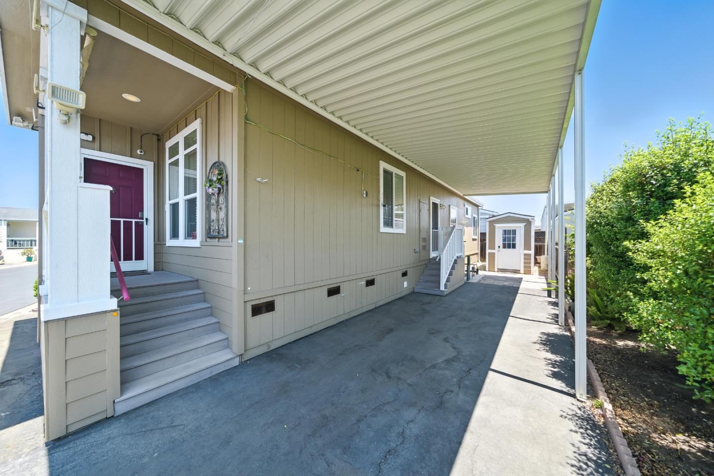 325 Sylvan Avenue Unit: 106