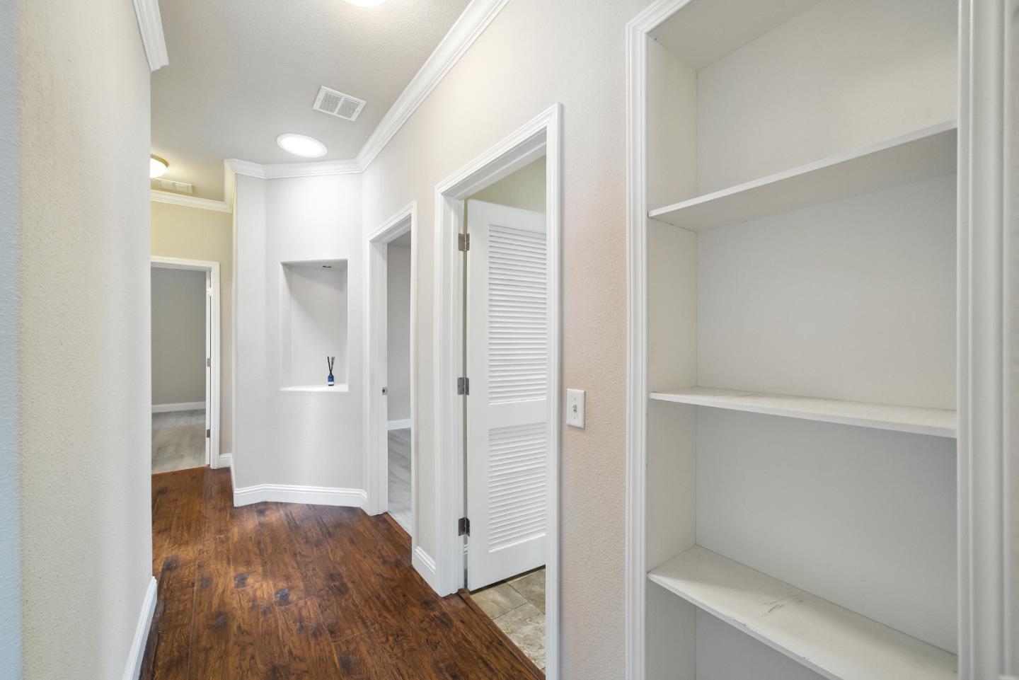 325 Sylvan Avenue Unit: 106