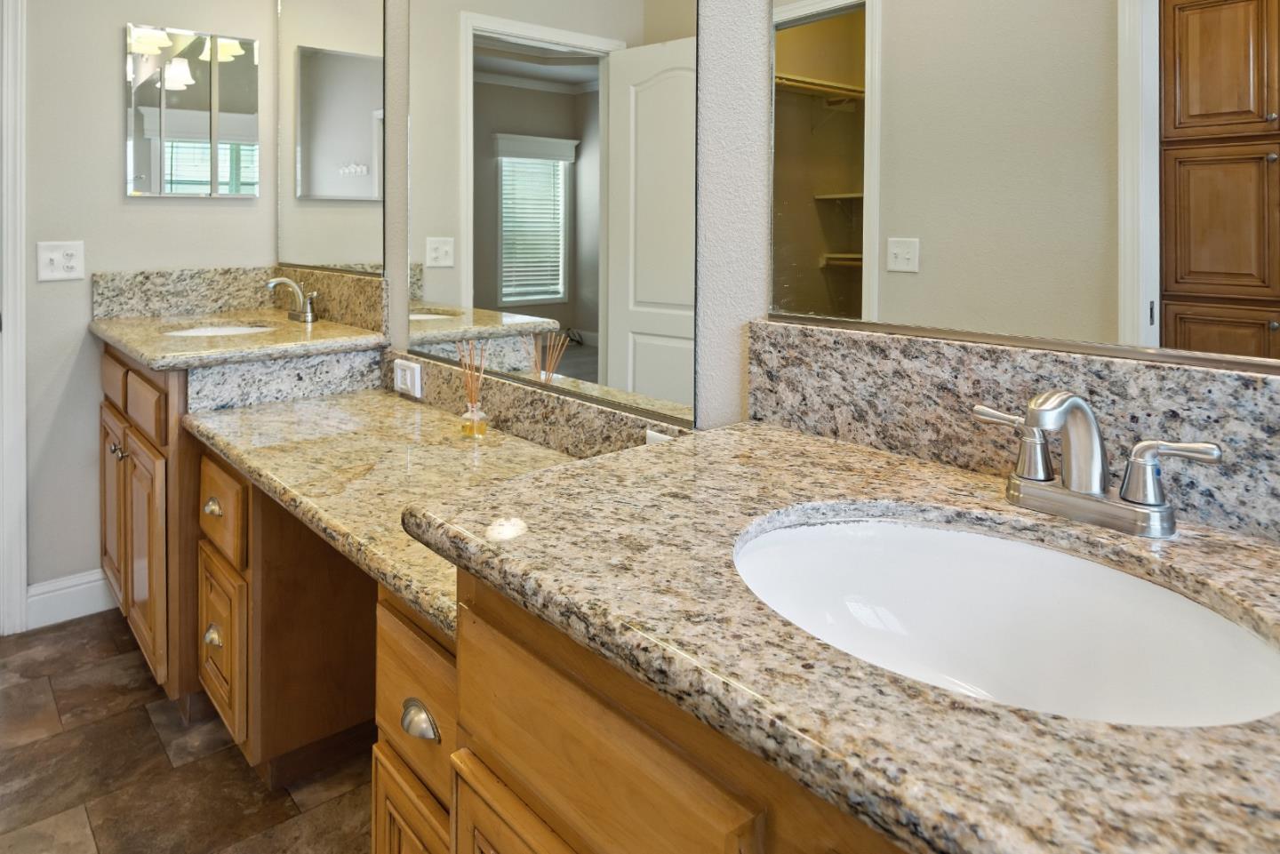 325 Sylvan Avenue Unit: 106