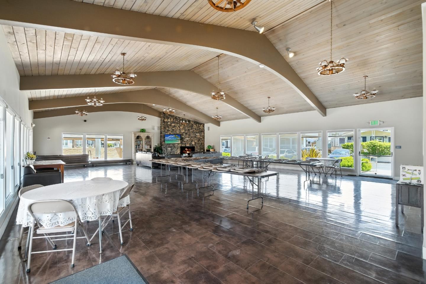 325 Sylvan Avenue Unit: 106