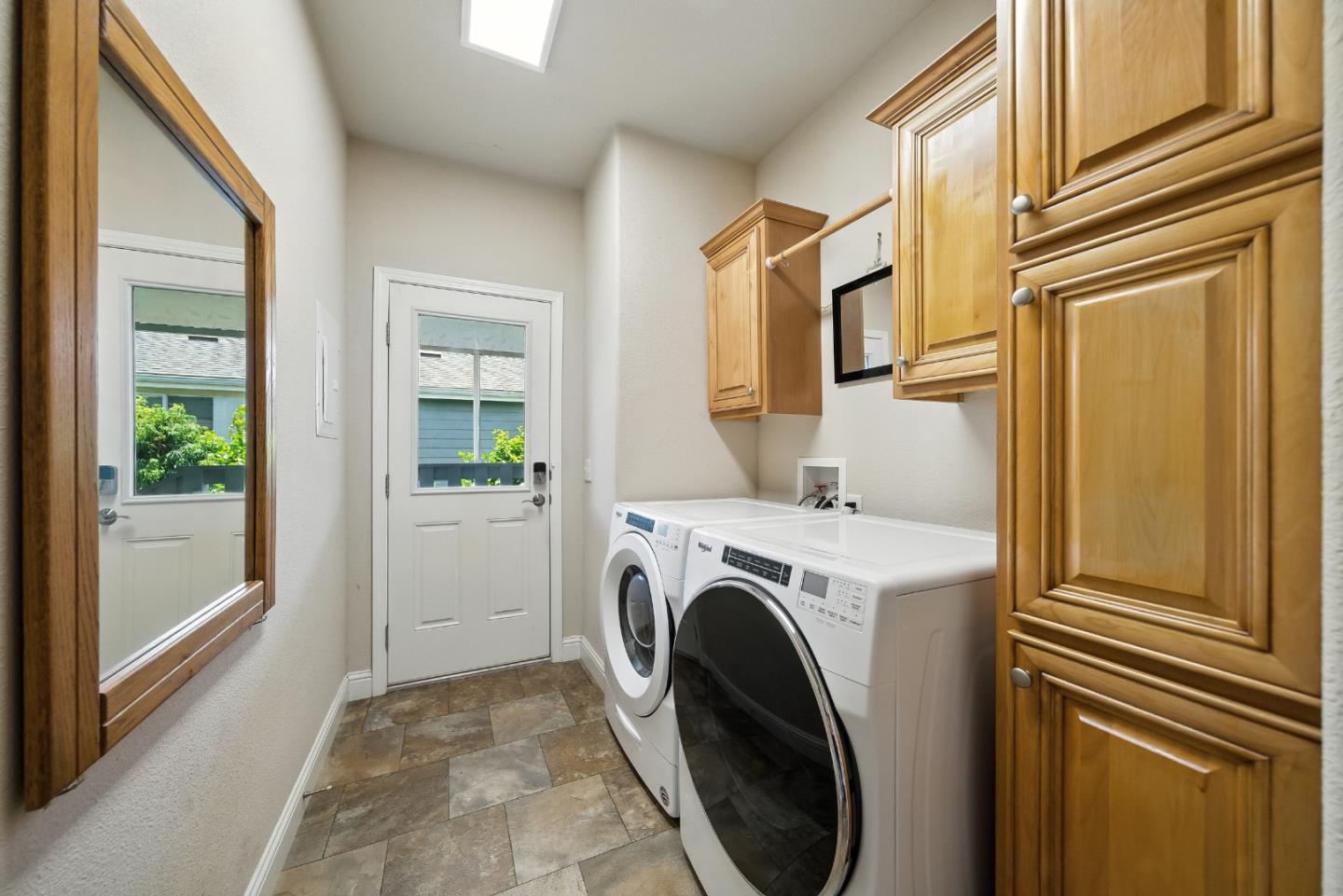 325 Sylvan Avenue Unit: 106