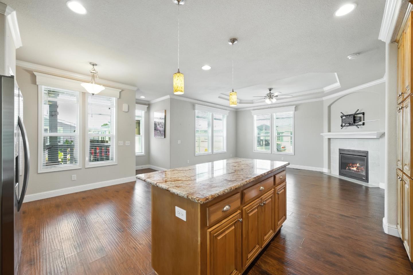 325 Sylvan Avenue Unit: 106