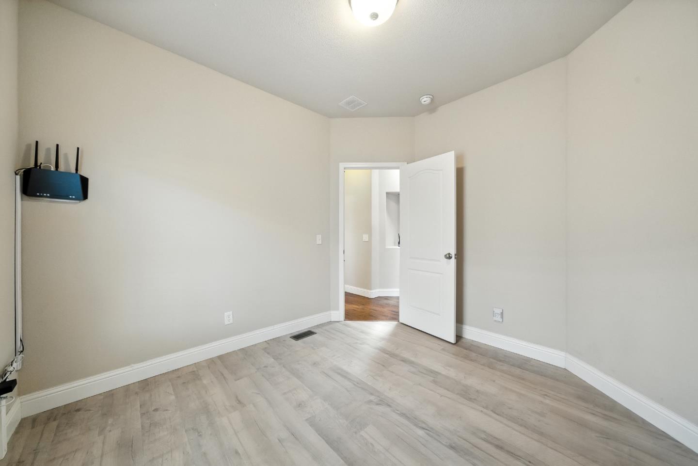 325 Sylvan Avenue Unit: 106