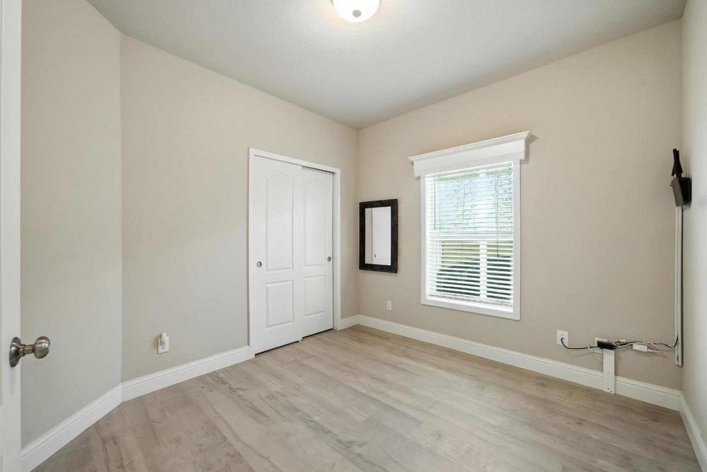 325 Sylvan Avenue Unit: 106