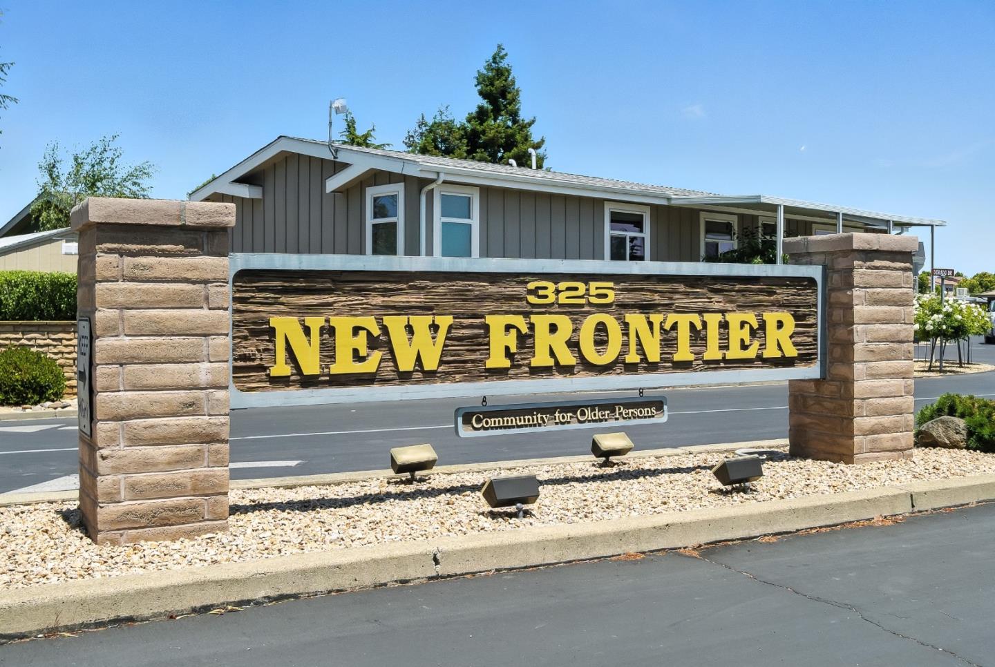 325 Sylvan Avenue Unit: 106