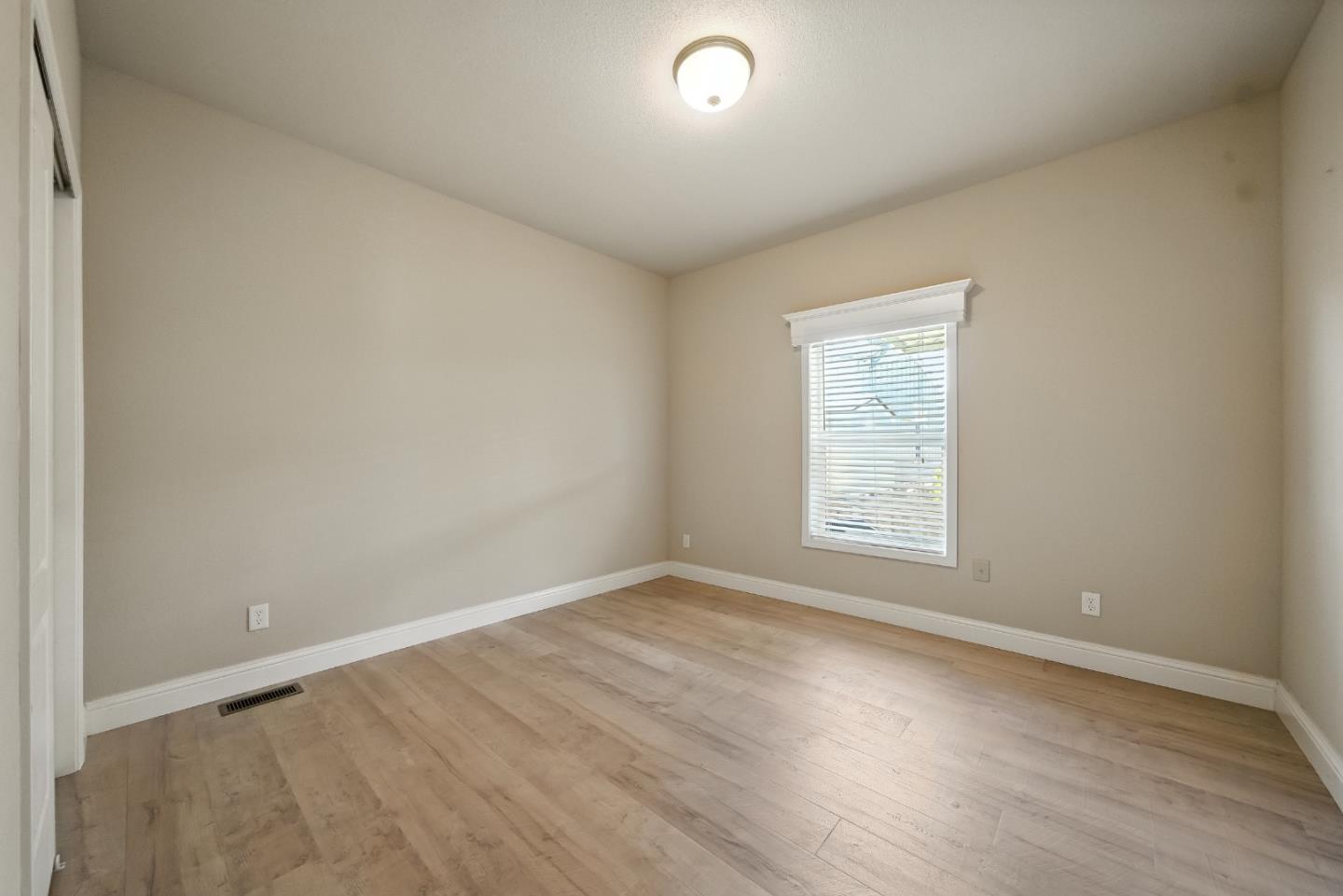 325 Sylvan Avenue Unit: 106