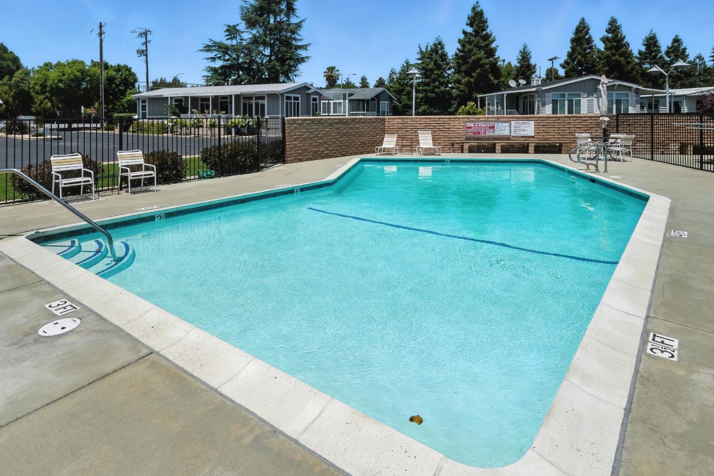 325 Sylvan Avenue Unit: 106