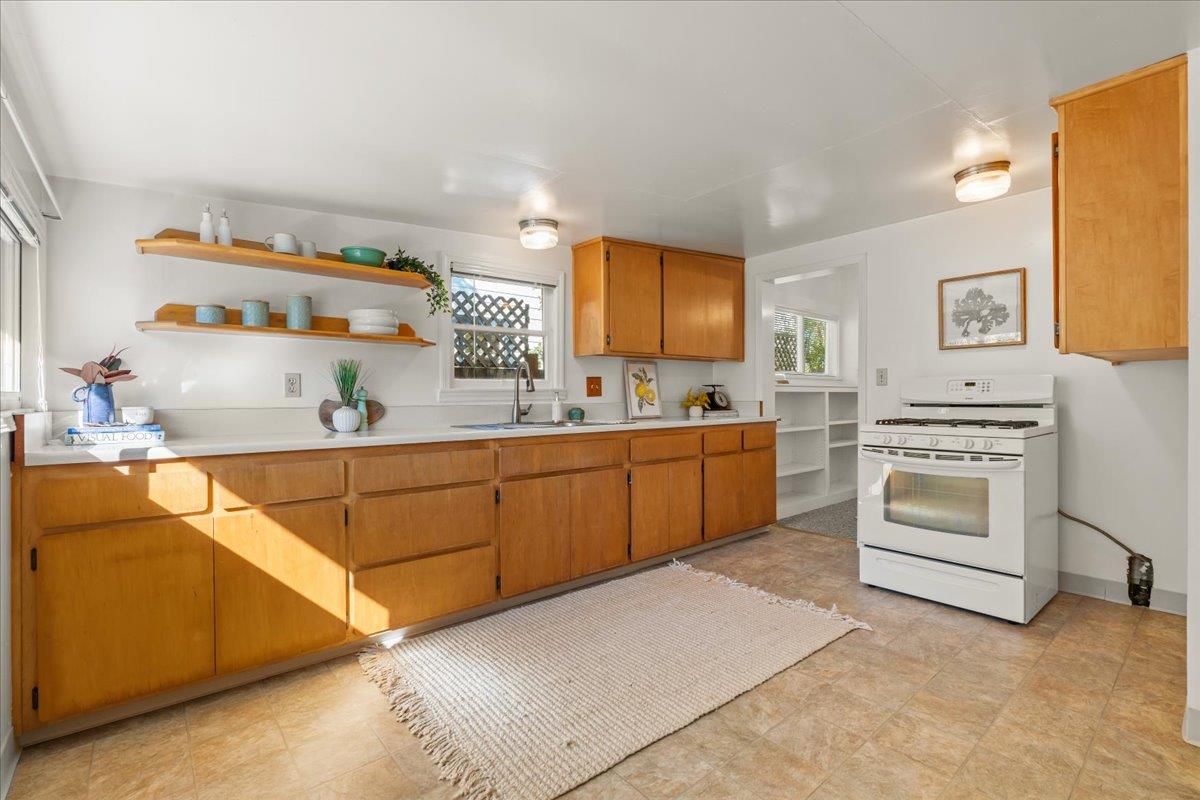 207 2nd Avenue