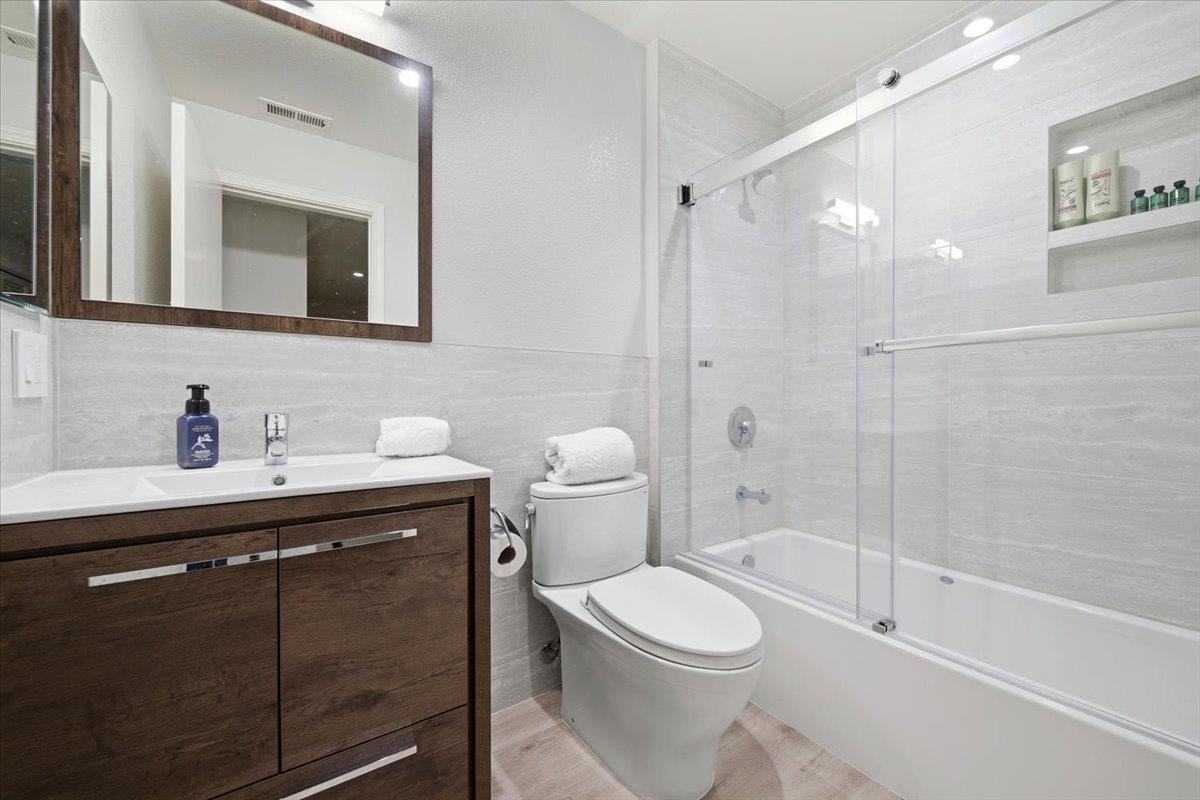 608 Arcadia Terrace 201