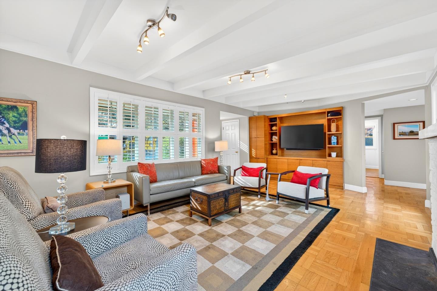 1621 Elm Street