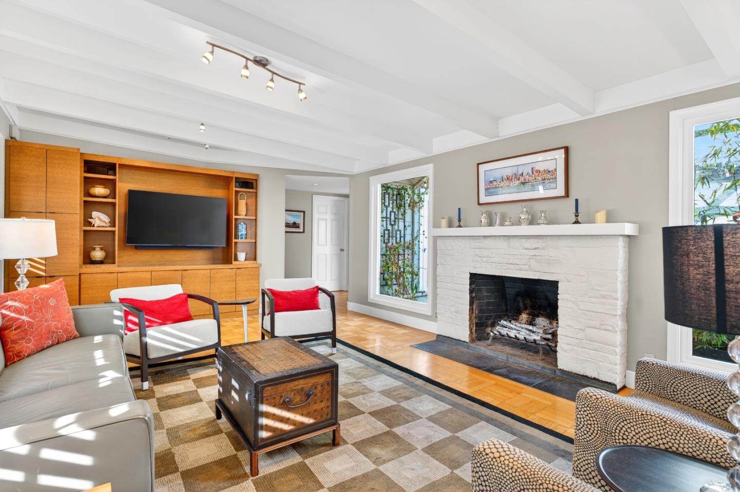 1621 Elm Street