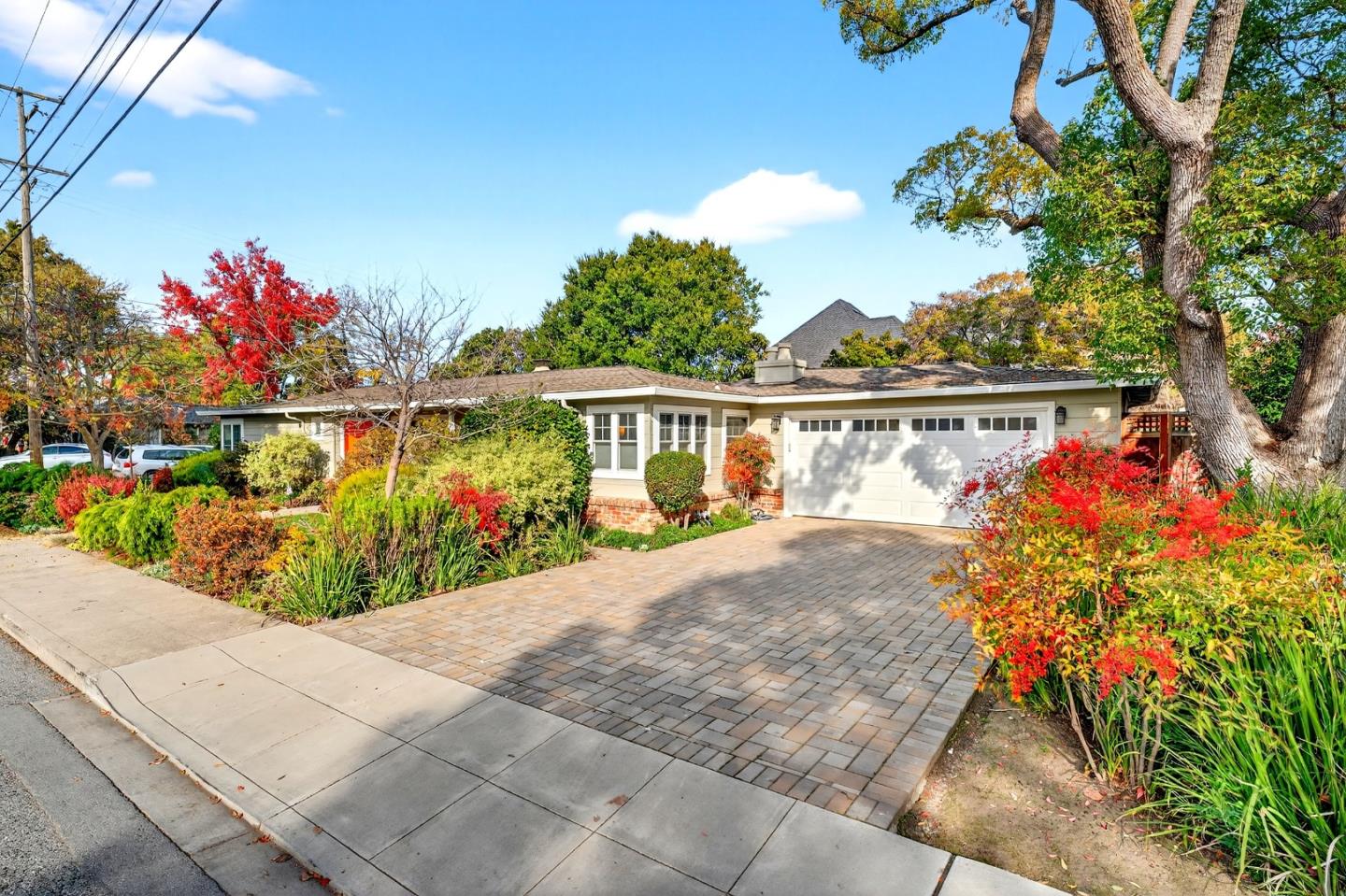 1621 Elm Street