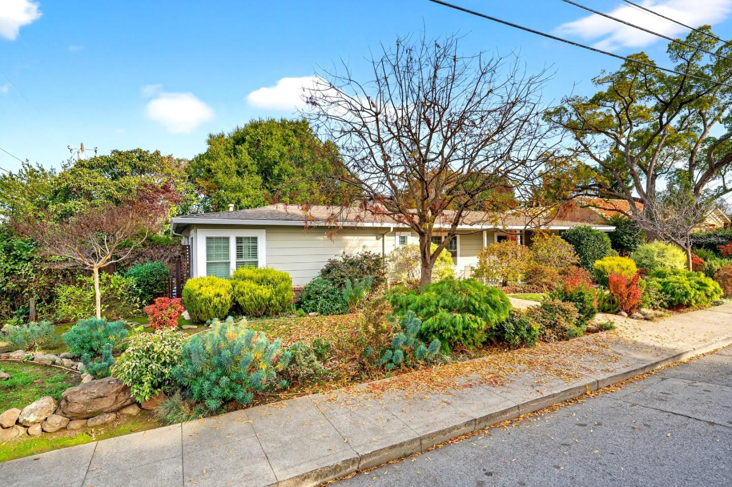 1621 Elm Street