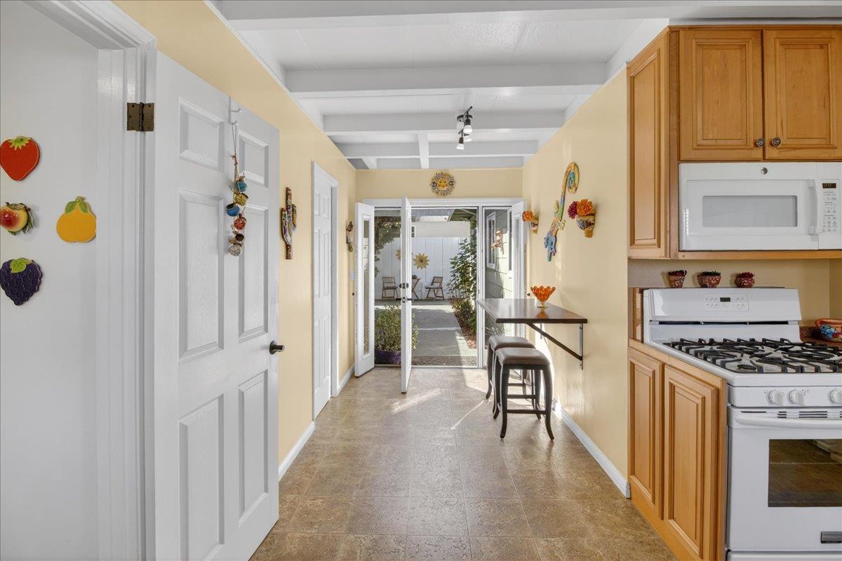22 Melway Circle