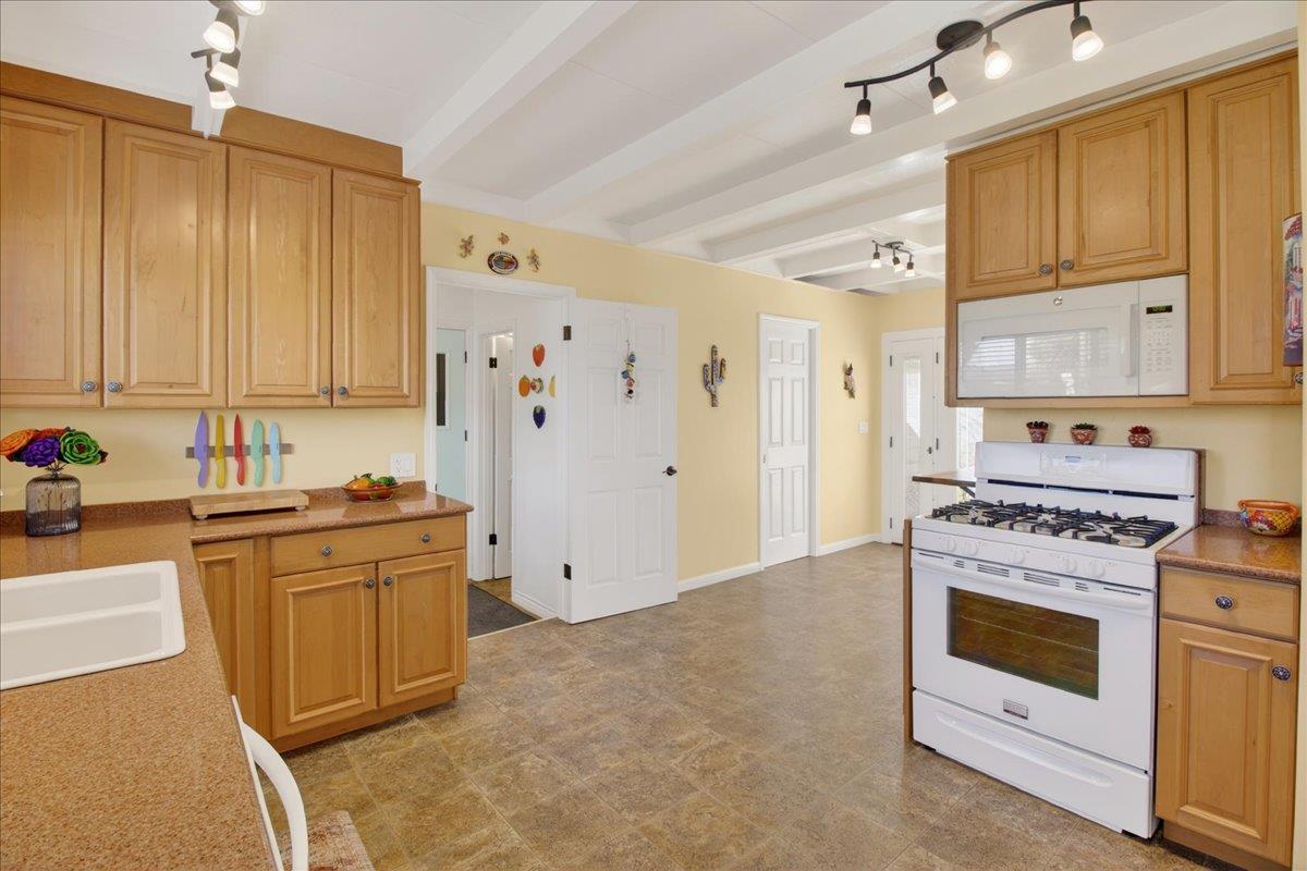 22 Melway Circle