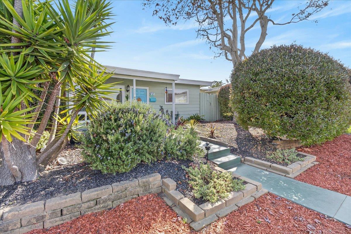 22 Melway Circle