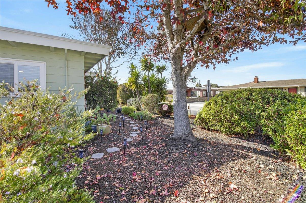 22 Melway Circle