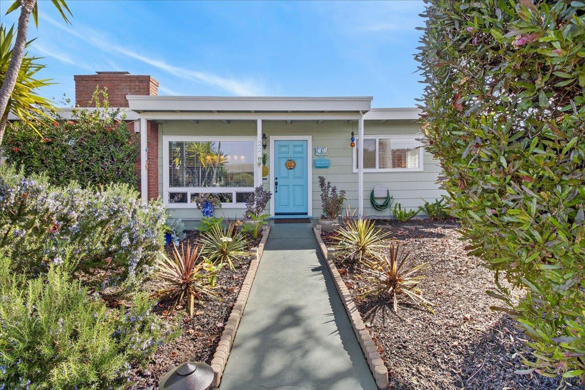 22 Melway Circle