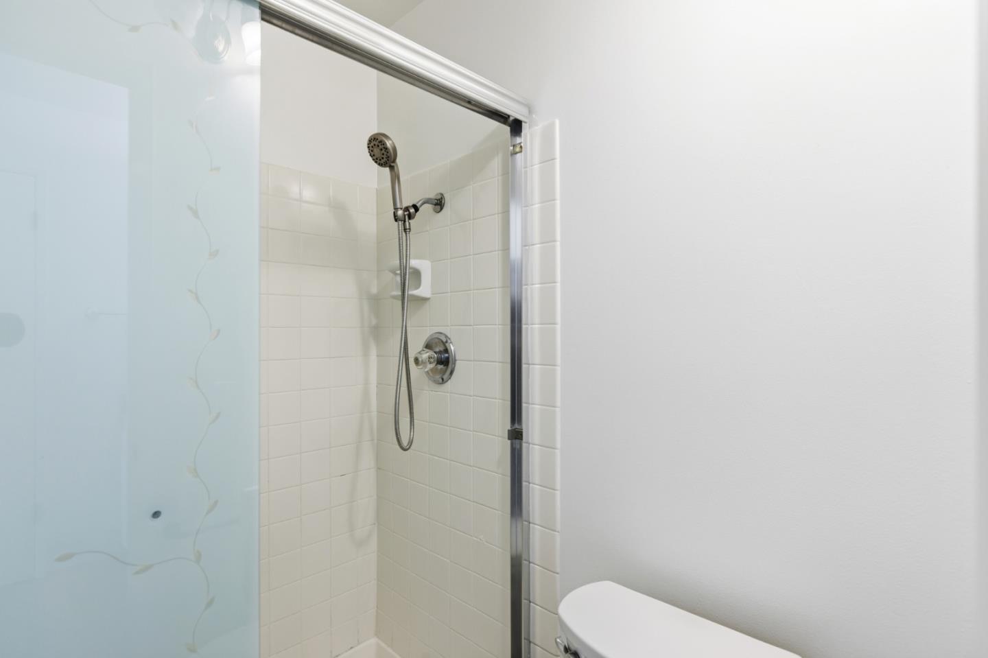 905 West Middlefield Road 975