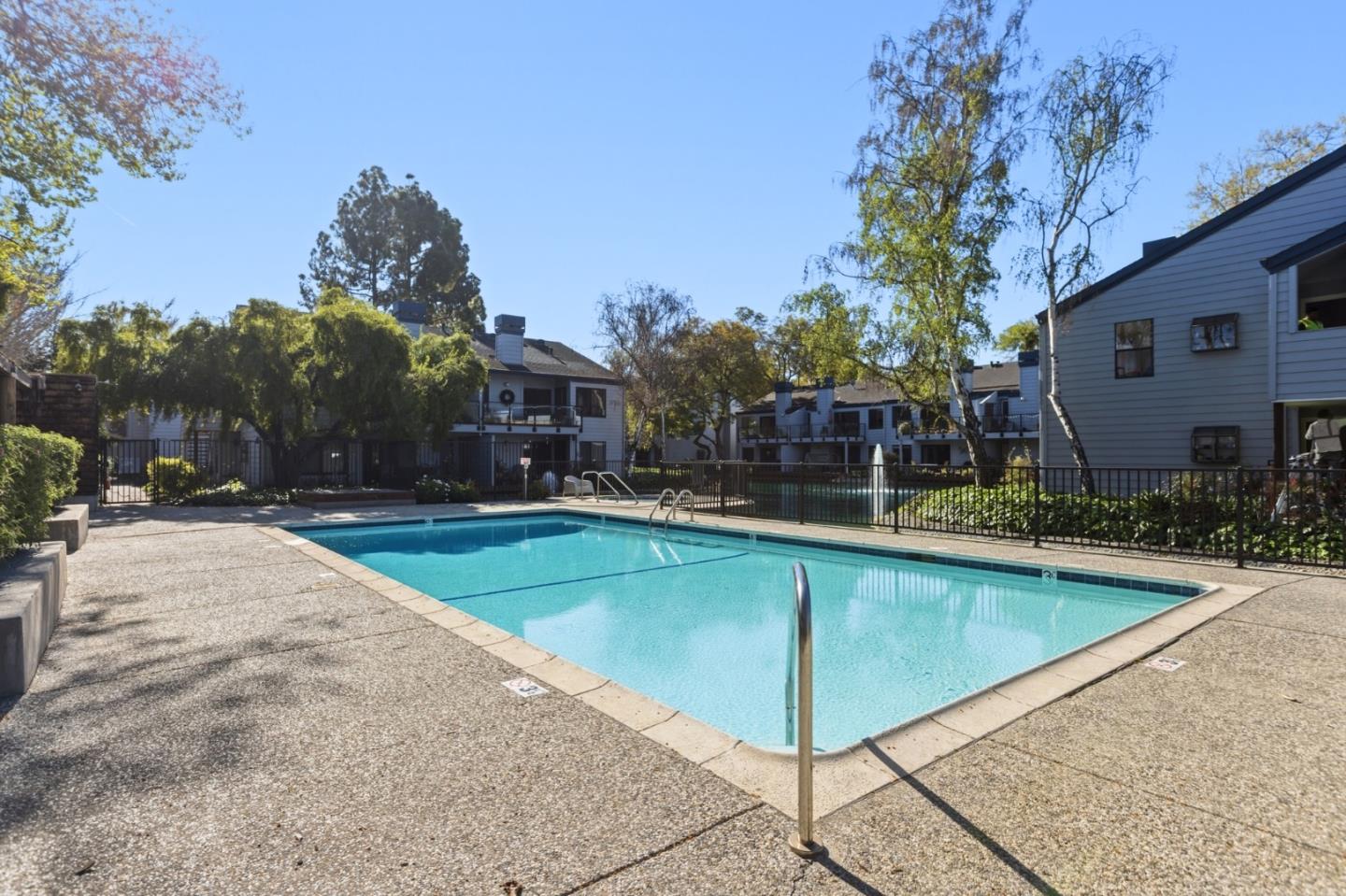 905 West Middlefield Road 975