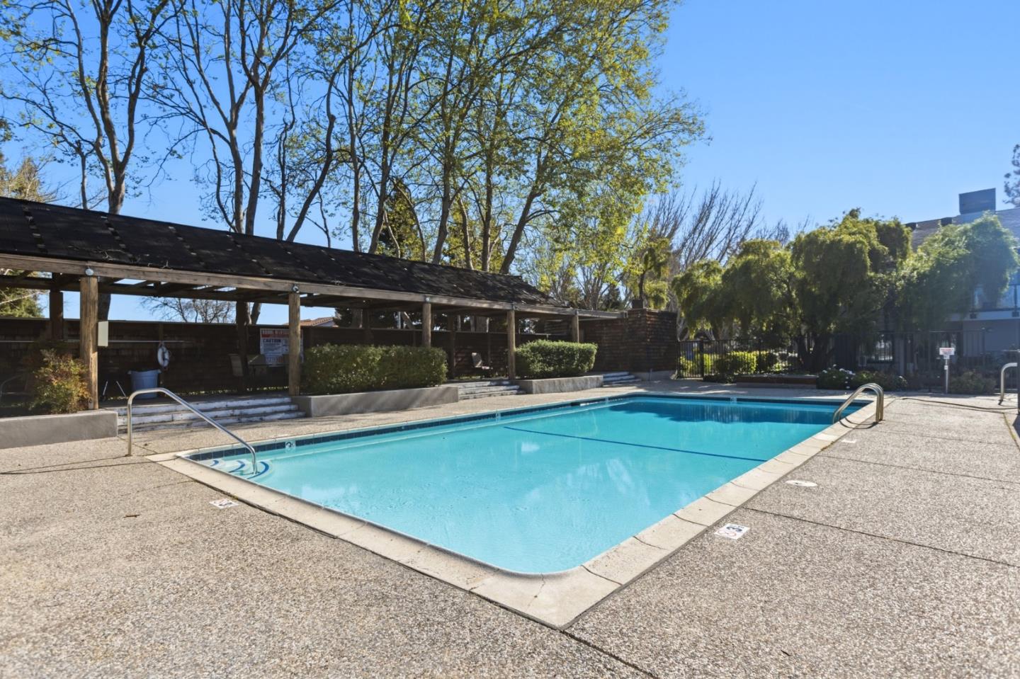 905 West Middlefield Road 975